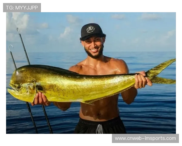 西蒙斯解释职业钓鱼选择：为船队造势并保持训练