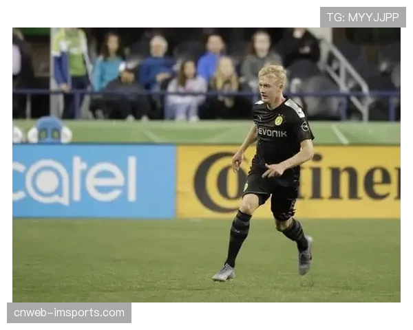 深度战术复盘：剖析罗马四月防守反击效率跃居联赛榜首的原因